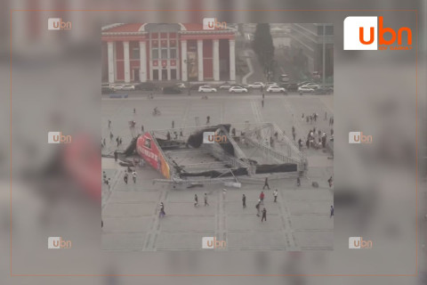 Талбайн тайзыг буулгаж байх үед салхи гарч нурсан гэв