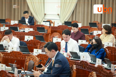 ШУУД: Чуулганы нэгдсэн хуралдаан эхэллээ