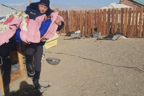 Цагдаагийн алба хаагчид угаартаж, осгосон 2 хүний амийг аварчээ