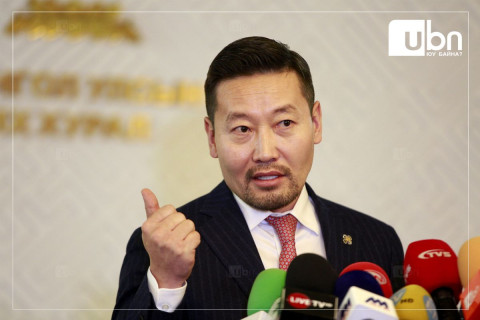 Х.Ганхуяг: Өргөн баригдаагүй байгаа төслийг УИХ-аар өнөө маргаашгүй батлуулах гэж байгаа мэтээр буруу ойлголт өгч байгаад хэрсүү хандана гэдэгт итгэлтэй байна