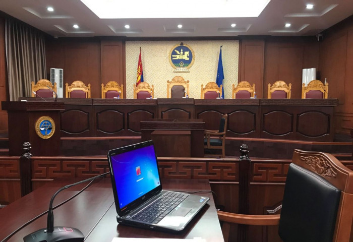Үндсэн хуулийн цэцийн дунд суудлын хуралдаан болно