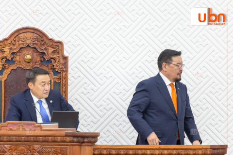 ТАНИЛЦ: Улс төрийн зодооноос болж гацаанд ороод буй Монгол төрийн ажлууд