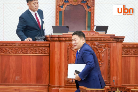 ЧУУЛГАН: Л.Оюун-Эрдэнэ тэргүүтэй 33 гишүүний өргөн мэдүүлсэн Ухаа худагийн асуудлаар Хянан шалгах түр хороо байгуулах асуудлыг хэлэлцэнэ