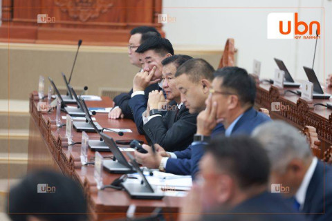 ЧУУЛГАН: Санал хураалт нь маргаан дагуулсан Ухаа худагийн асуудлаар Хянан шалгах түр хороо байгуулах асуудлыг өнөөдөр үргэлжлүүлэн хэлэлцэнэ