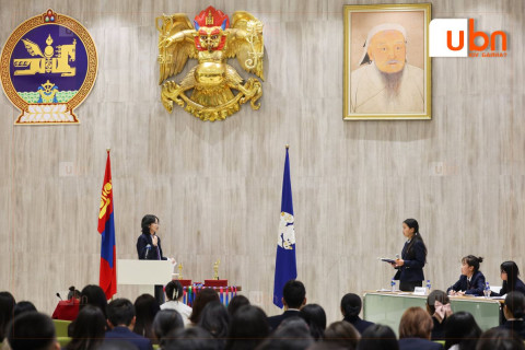 “UB Debate 2025” багш, сурагчдын мэтгэлцээний финалын шат эхэллээ