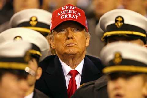Дональд Трамп 26 хоригдолд өршөөл үзүүллээ