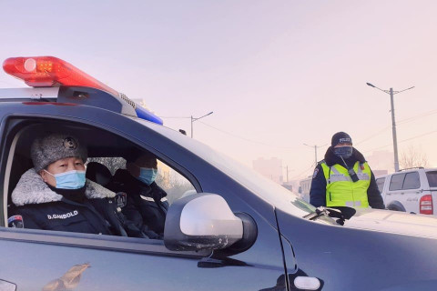Үүргээ гүйцэтгэж байсан алба хаагчид хүний амь аварчээ