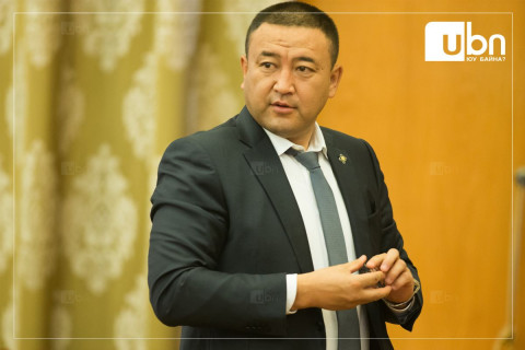 Ерөнхий сайд Г.Занданшатар Б.Чойжилсүрэн сайдад 100 хоногийн хугацаа өгчээ