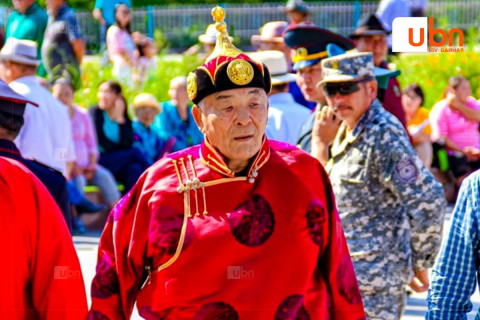 Дархан аварга Хорлоогийн Баянмөнх өнөөдөр 82 нас хүрч байна