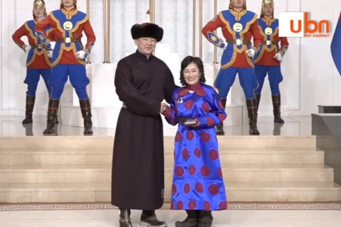 Жүжигчин Д.Цэрэндарьзав МУАЖ цол хүртлээ