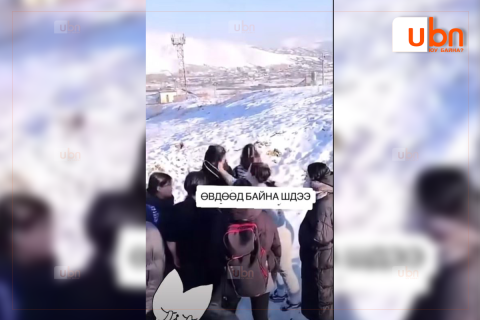 21 настай эмэгтэй цахимд нийтэлсэн танилынх нь бичлэг дээр зохимжгүй эможи дарсан гэх шалтгаанаар 15 настай хүүхдүүдийг зоджээ