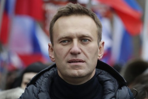 ОХУ Навальныйг яаралтай ирэхгүй бол шоронд хийнэ