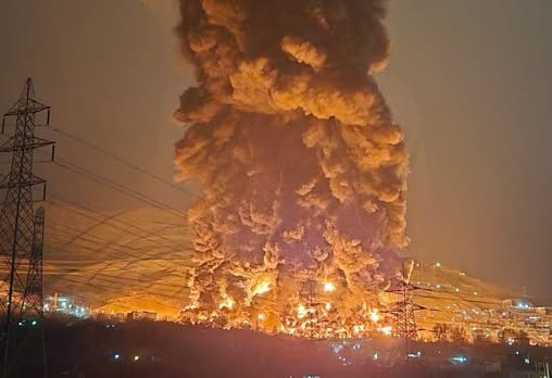 Израил Ираны газрын тосны агуулахад цохилт өгч, дөрвөн ажилтан амиа алджээ