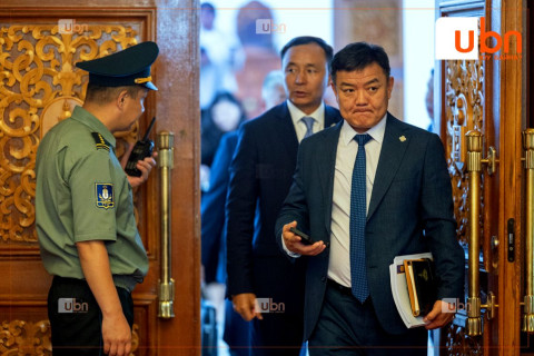 УИХ-ын гишүүн Р.Батболдыг 73.3 хувийн саналаар ИЗНН-ын даргаар сонголоо