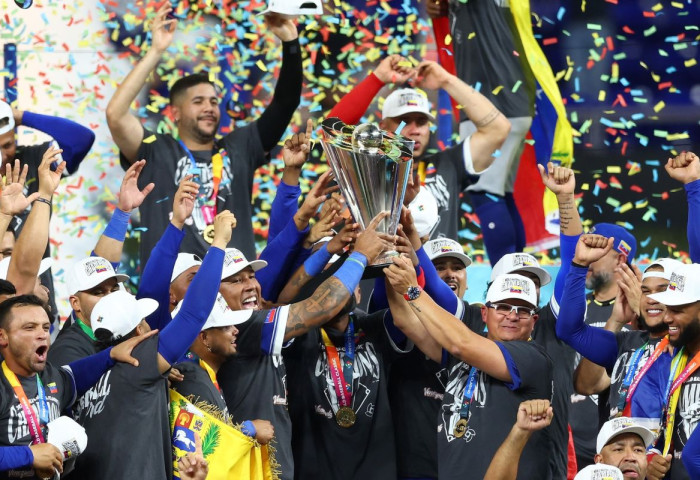 Венесуэл “World Baseball Classic 2026” тэмцээний аваргын цомыг өргөлөө