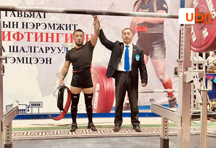Б.Мягмарцэрэн 212.5 кг өргөж дээд амжилт тогтоолоо