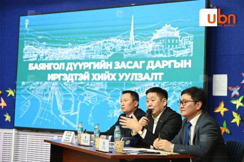 Баянгол дүүргийн Засаг дарга Ө.Сумъяабаатар дүүргийн 1-34 хорооны оршин суугчидтай уулзаж байна