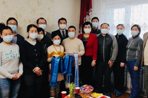 Гэртэйгээ шатаж нас барсан хоёр хүүхдийн аав, ээж байртай болжээ