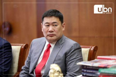 Л.Оюун-Эрдэнийг улс төрд нөлөө бүхий этгээд албан тушаалаа урвуулан ашиглах, мөнгө угаах гэмт хэрэгт холбогдуулан шалгаж байна