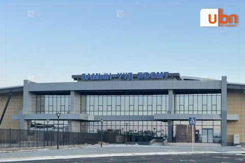 АТГ: Замын-Үүд дэх Гаалийн газрын гурван ажилтныг баривчилж, 40 гаруй хүнд нэгжлэг хийн шалгаж байна
