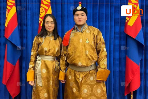 Э.Батмагнай арслан эхнэрийнхээ араас бүтэн жил гүйж, ковидын үеэр хамт карентилагдсанаар эхнэрээ болгож чаджээ