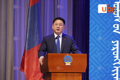 Ерөнхийлөгч ХХААХҮ-ийн салбарынхантай уулзалт хийж байна