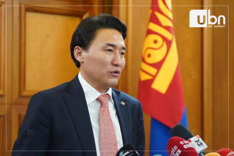 Г.Дамдинням: Орилж хашхирч хууль бус шаардлага тавьснаар улс төрийн оноо авах байх. Асуудал огт шийдэгдэхгүй