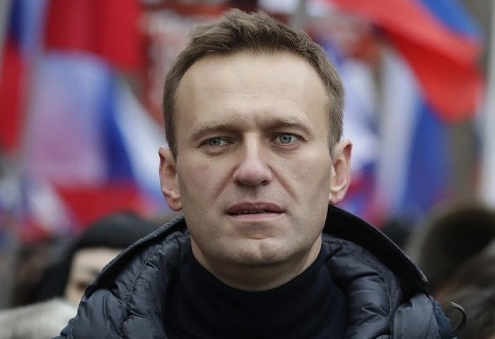 А.Навалвный Орост очихоо мэдэгджээ